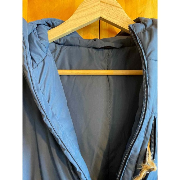 Size Large Men's Winter Jacket - Picture 3 of 4